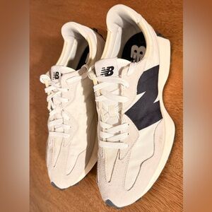 New Balance 327, Mens size 11.5, Sea Salt/White